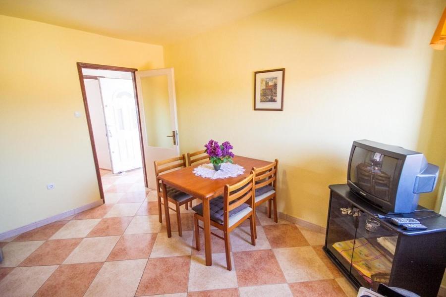 Apartment Bencic Karigador Exterior photo